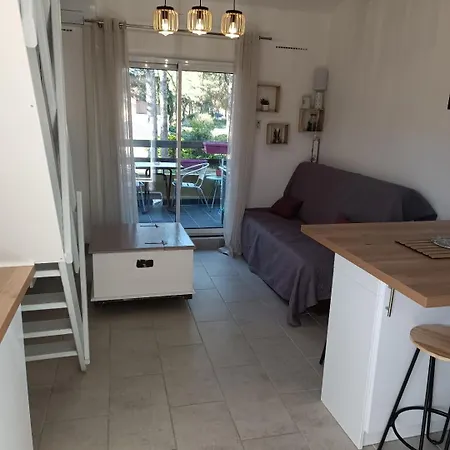 Au Cap D'agde Dans Les Pinedes Agde